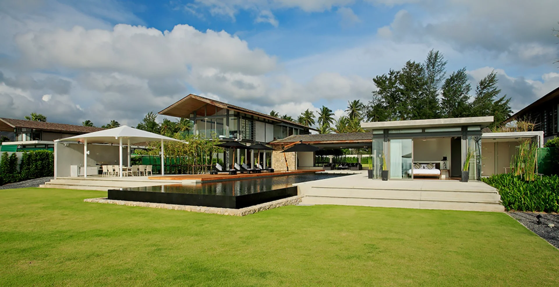 Beachfront Exquisite Property | Villa Essenza in Natai Beach