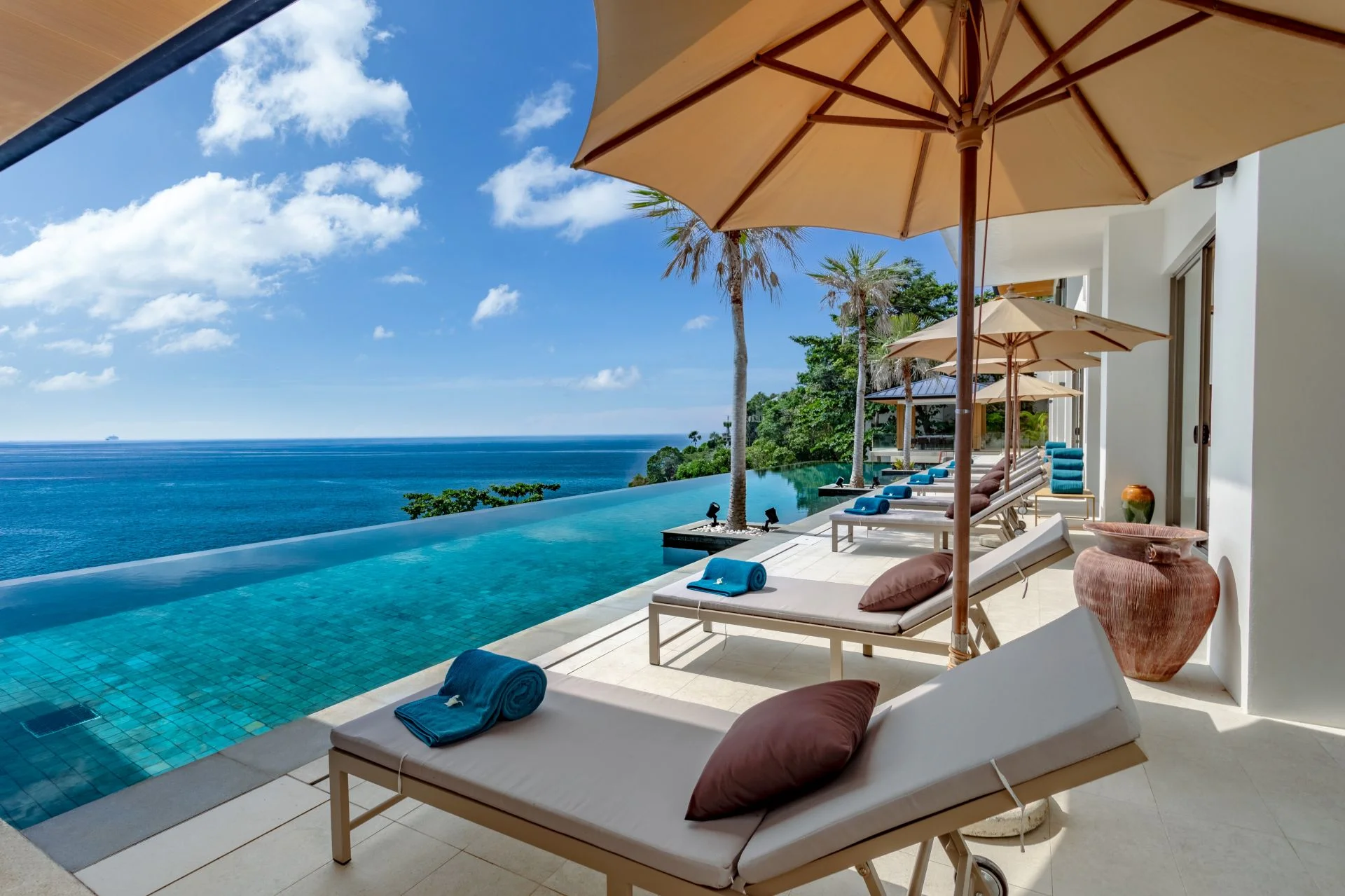 Aquila — 12 Bedroom Clifftop Estate, Millionaires' Mile in Kamala Beach