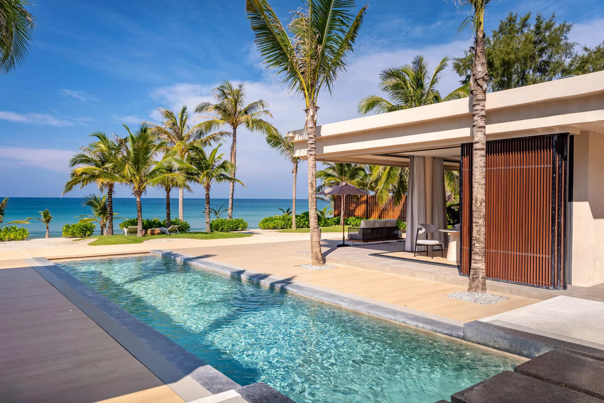 Boonta, Natai Shores — 6 Bedroom Beachfront Villa in Natai Beach